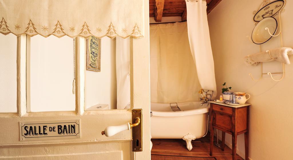 Les Petites Vosges Bed & Breakfast Bagneres-de-Bigorre Ruang foto