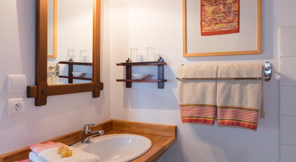 Les Petites Vosges Bed & Breakfast Bagneres-de-Bigorre Ruang foto