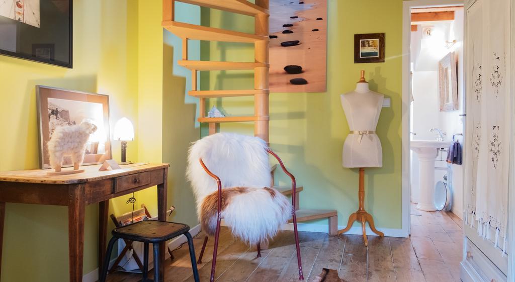 Les Petites Vosges Bed & Breakfast Bagneres-de-Bigorre Ruang foto