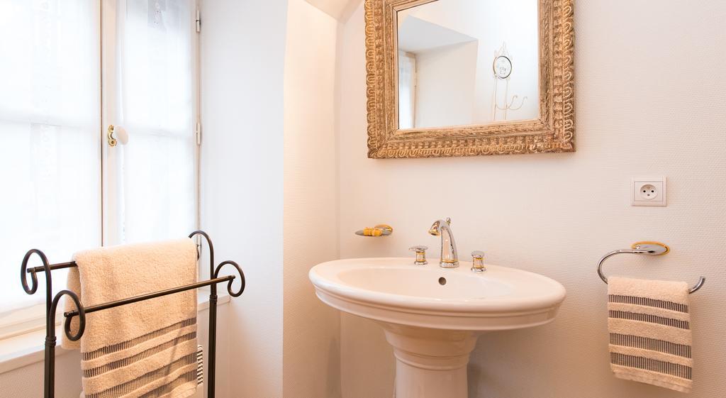 Les Petites Vosges Bed & Breakfast Bagneres-de-Bigorre Ruang foto