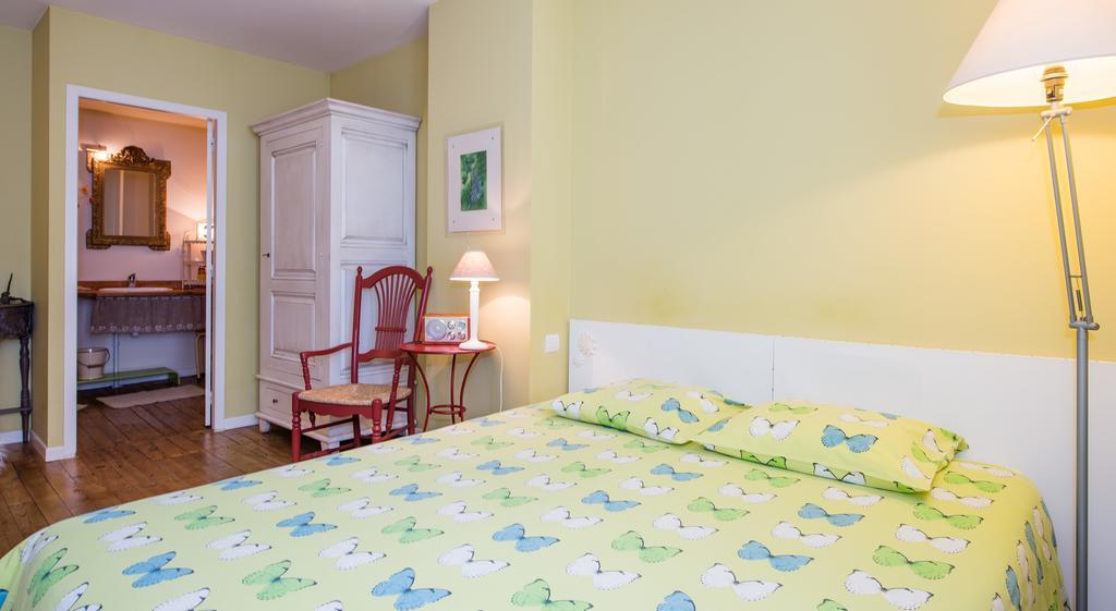 Les Petites Vosges Bed & Breakfast Bagneres-de-Bigorre Ruang foto