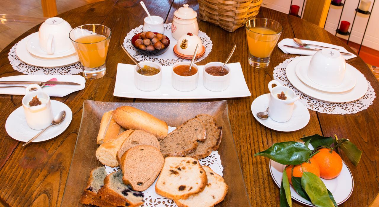 Les Petites Vosges Bed & Breakfast Bagneres-de-Bigorre Bagian luar foto